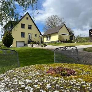 Haus Hutzelbuck In Idyllisch-gruener Lage Naehe An Ansbach
